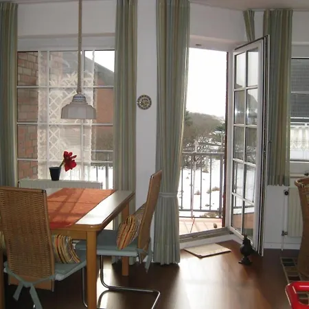 Mien Tohuus, Moewenburg Apartment